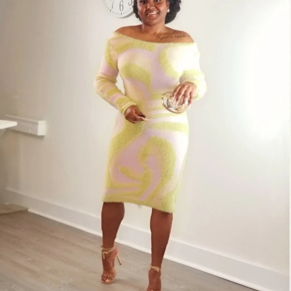 SWEATER DRESS - Picture 3 of 3